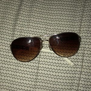 Daisy fuentes sunglasses